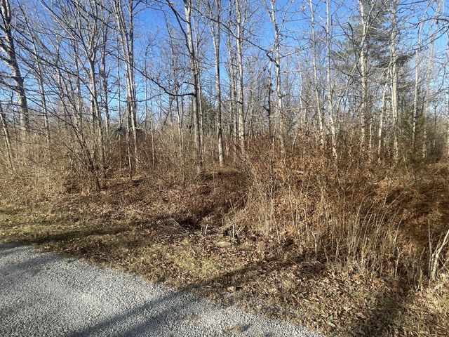 1004 Hopi Dr, Crossville, TN 38572