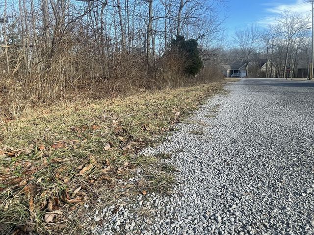 1004 Hopi Dr, Crossville, TN 38572