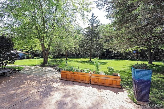 143 Terrace Garden Lane, Farmington, MO 63640