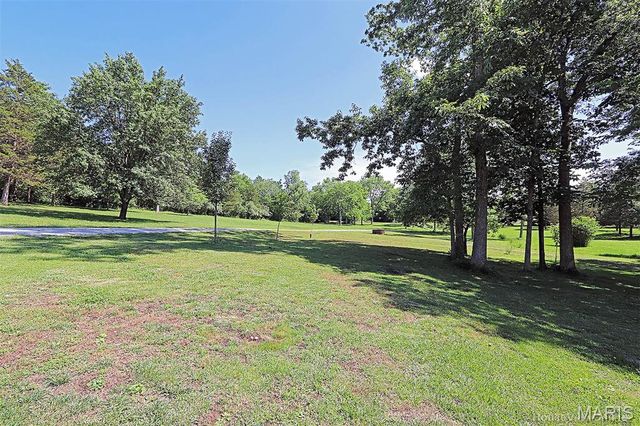 143 Terrace Garden Lane, Farmington, MO 63640