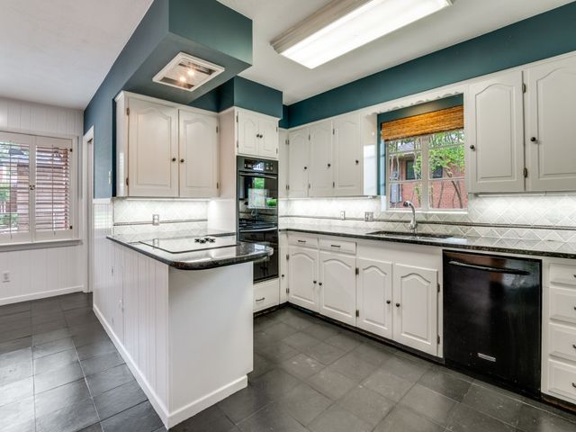 2816 Bonnywood Lane, Dallas, TX 75233