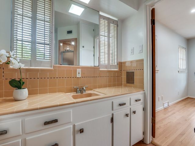 2816 Bonnywood Lane, Dallas, TX 75233