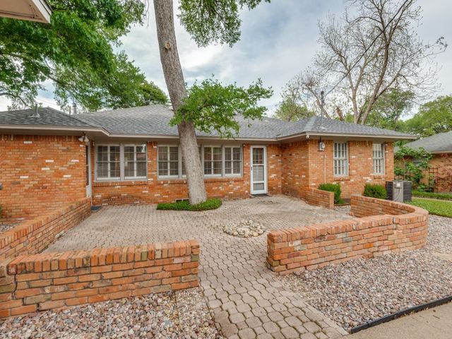2816 Bonnywood Lane, Dallas, TX 75233