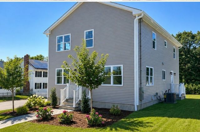 45 County St, Blackstone, MA 01504