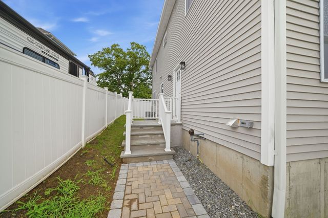 45 County St, Blackstone, MA 01504