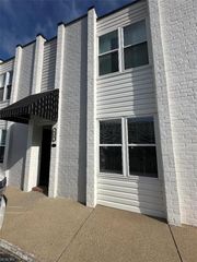 919 Pacific Ave Apt B, Virginia Beach, VA 23451