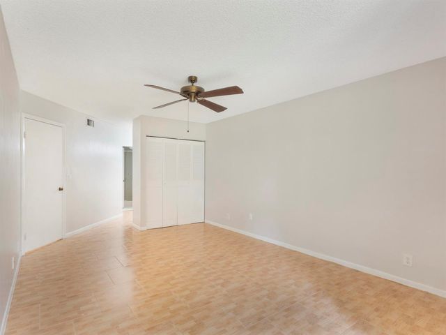 3349 Lucerne Park Drive, Greenacres, FL 33467