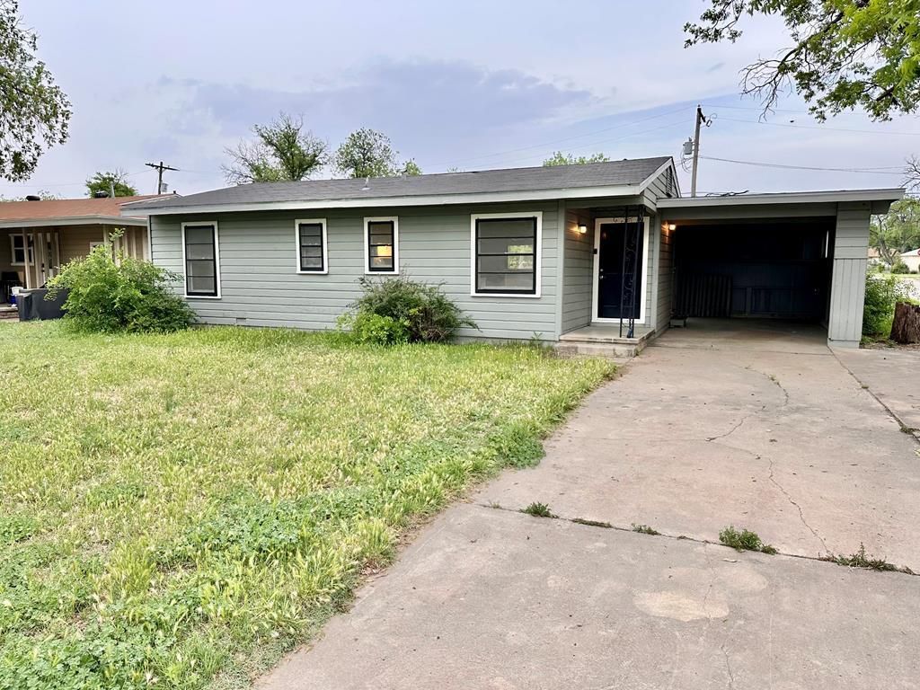 Image 1 of property listing at 2319 W Beauregard Ave, San Angelo, TX 76901