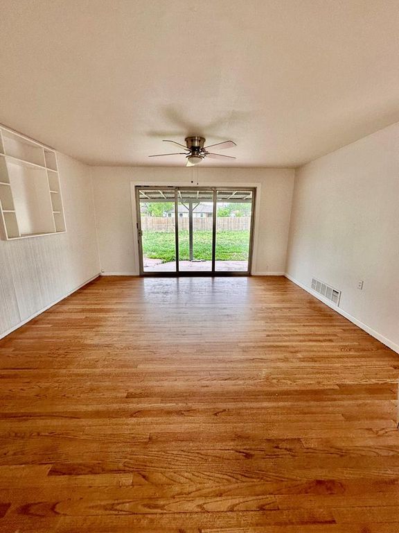 Image 4 of property listing at 2319 W Beauregard Ave, San Angelo, TX 76901