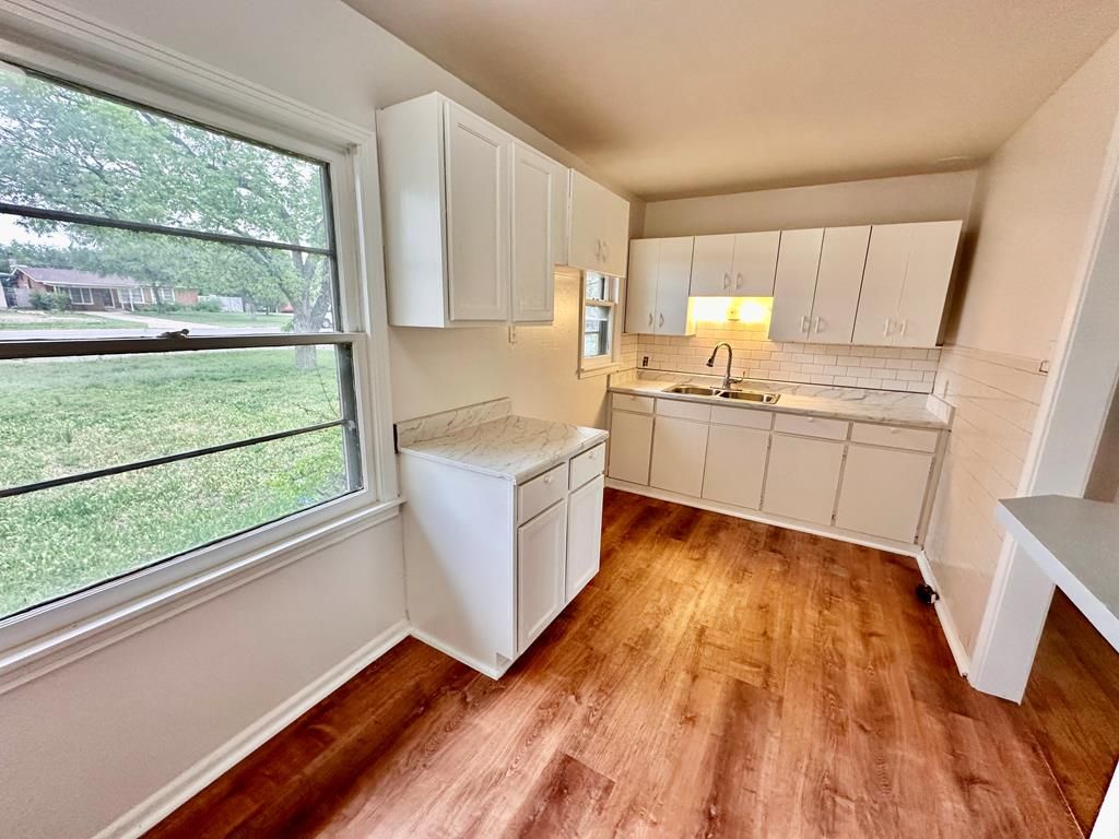 Image 7 of property listing at 2319 W Beauregard Ave, San Angelo, TX 76901