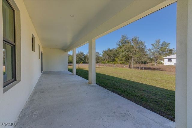 2512 61st ST W, Lehigh Acres, FL 33971