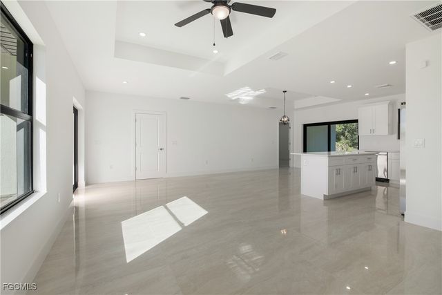 2512 61st ST W, Lehigh Acres, FL 33971