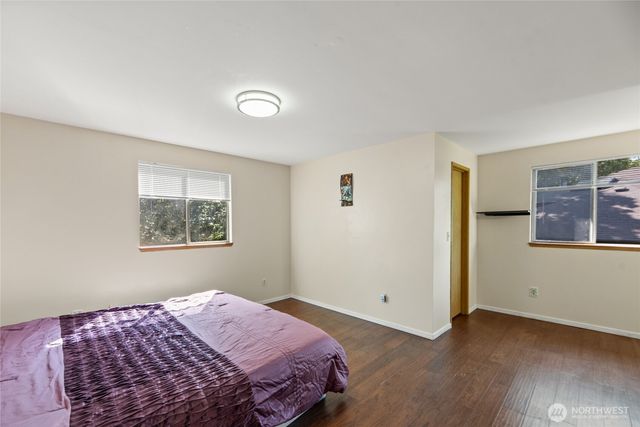 10606 68th Place S, Seattle, WA 98178