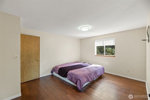 10606 68th Place S, Seattle, WA 98178
