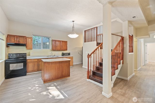 10606 68th Place S, Seattle, WA 98178