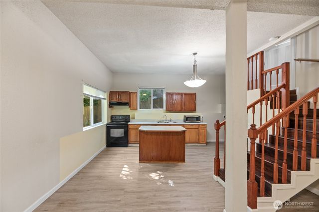 10606 68th Place S, Seattle, WA 98178