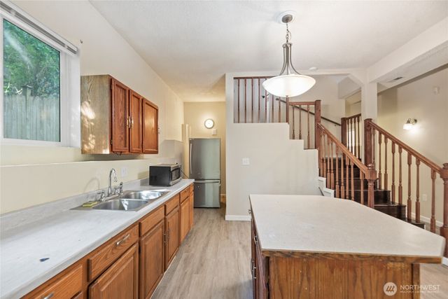10606 68th Place S, Seattle, WA 98178