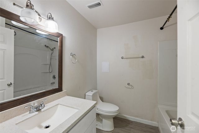 10606 68th Place S, Seattle, WA 98178