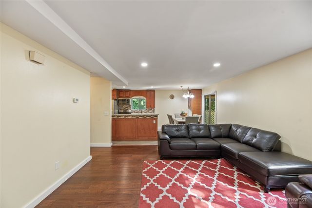 10606 68th Place S, Seattle, WA 98178