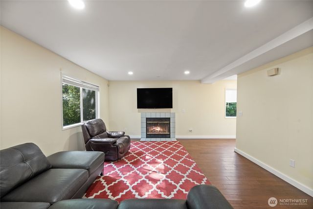 10606 68th Place S, Seattle, WA 98178
