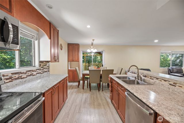 10606 68th Place S, Seattle, WA 98178