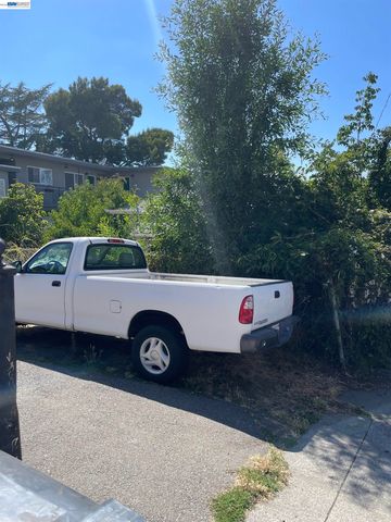 770 Walker Ave, Oakland, CA 94610