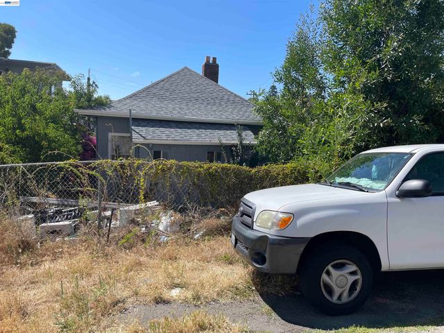 770 Walker Ave, Oakland, CA 94610