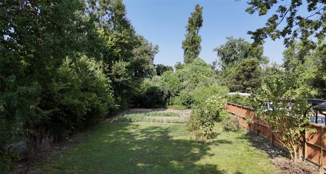 6120 W Montgomery Road, Houston, TX 77091
