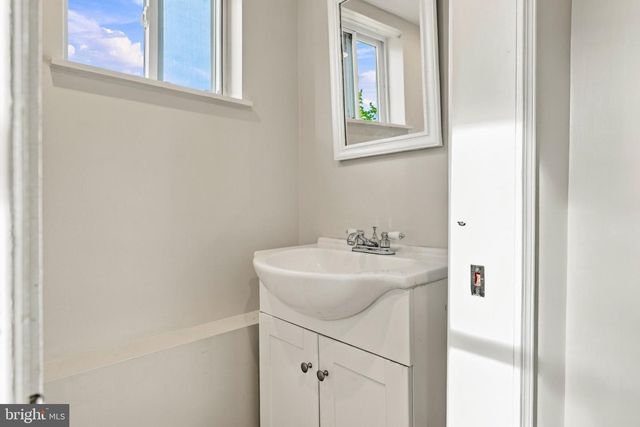 2901 DELMAR AVE, Baltimore, MD 21219
