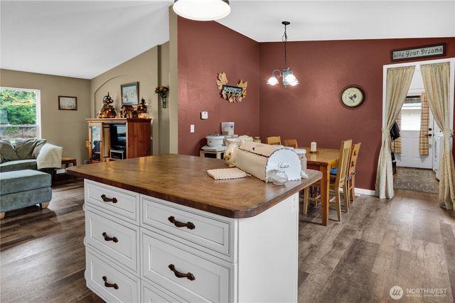 8040 Riffe Lane SW, Rochester, WA 98579