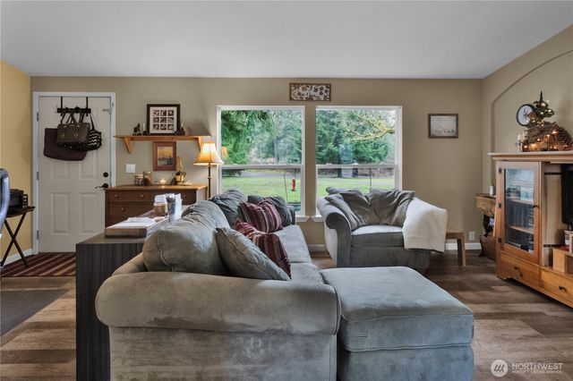 8040 Riffe Lane SW, Rochester, WA 98579