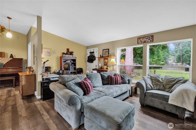 8040 Riffe Lane SW, Rochester, WA 98579