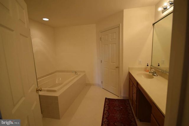 175 FRINGETREE DR, West Chester, PA 19380