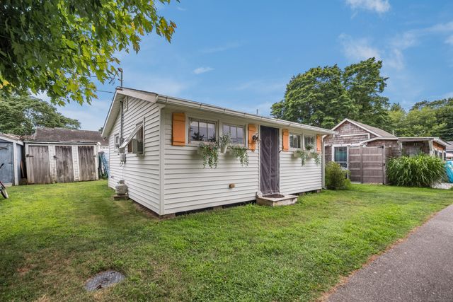 92 Fourth Avenue, Madison, CT 06443