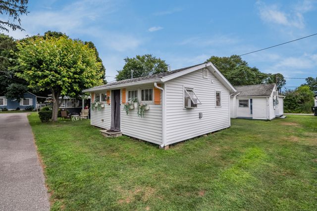 92 Fourth Avenue, Madison, CT 06443