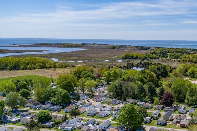 92 Fourth Avenue, Madison, CT 06443