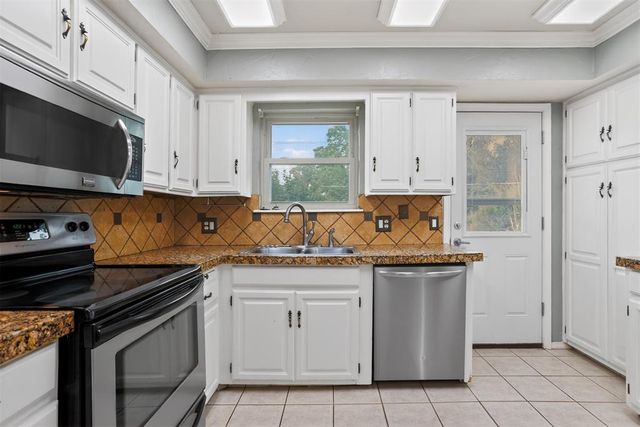 2640 Hummingbird Lane, Enid, OK 73703