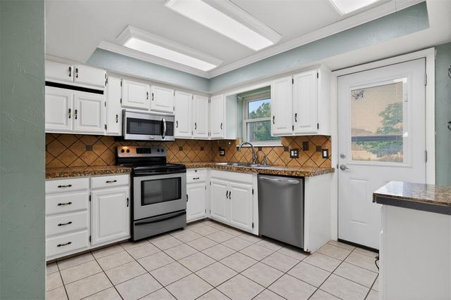 2640 Hummingbird Lane, Enid, OK 73703