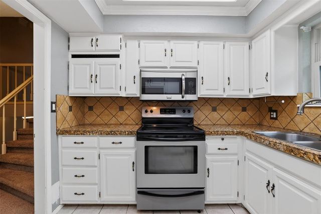 2640 Hummingbird Lane, Enid, OK 73703
