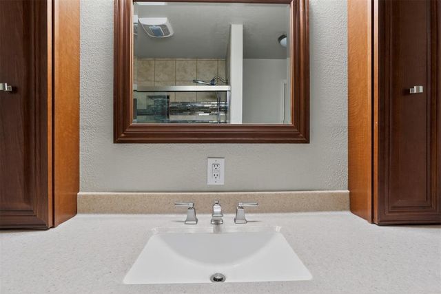 2640 Hummingbird Lane, Enid, OK 73703