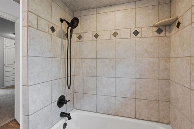 2640 Hummingbird Lane, Enid, OK 73703