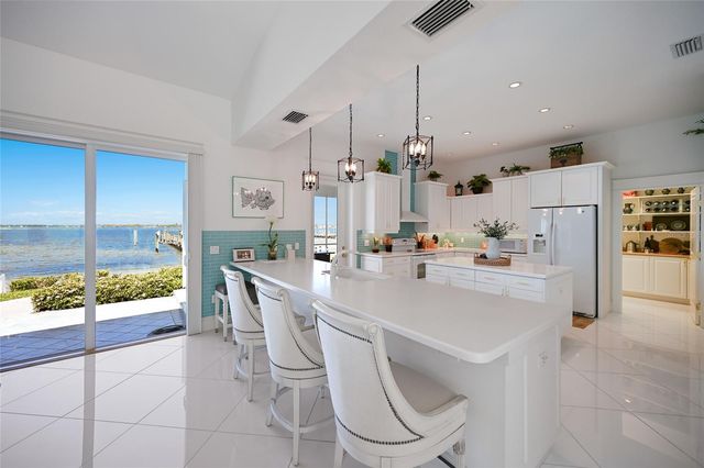 6100 RIVERVIEW BOULEVARD, Bradenton, FL 34209