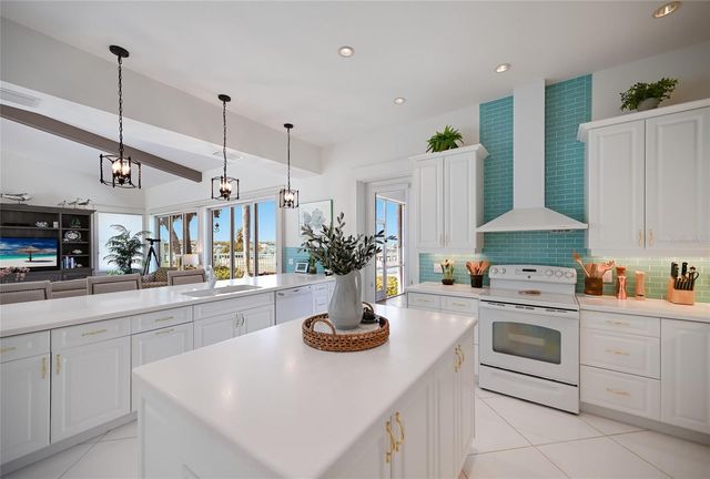 6100 RIVERVIEW BOULEVARD, Bradenton, FL 34209