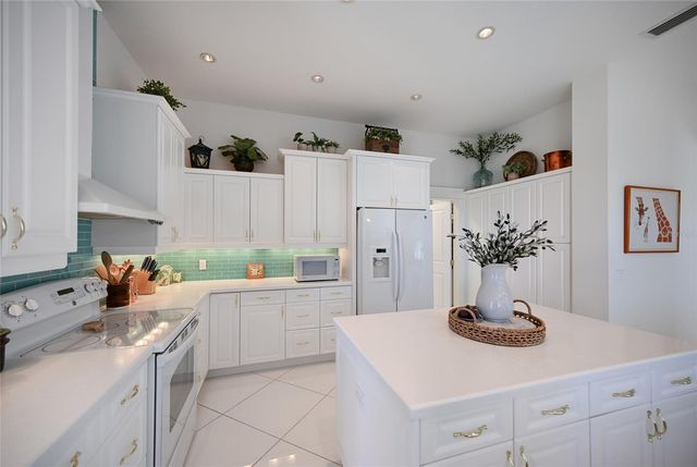 6100 RIVERVIEW BOULEVARD, Bradenton, FL 34209