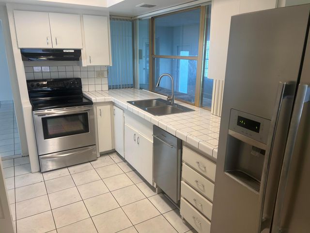 4004 E Shore Road, Miramar, FL 33023