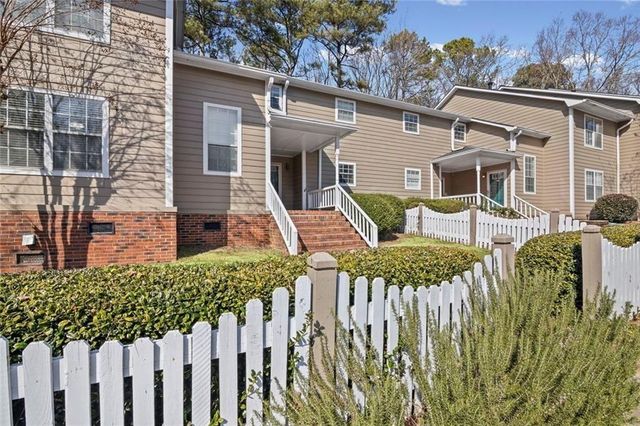 4494 Pineridge Circle, Atlanta, GA 30338