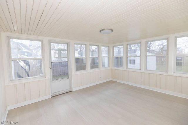 1722 Hawthorne Drive, Mayfield Heights, OH 44124