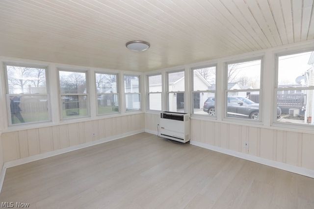 1722 Hawthorne Drive, Mayfield Heights, OH 44124