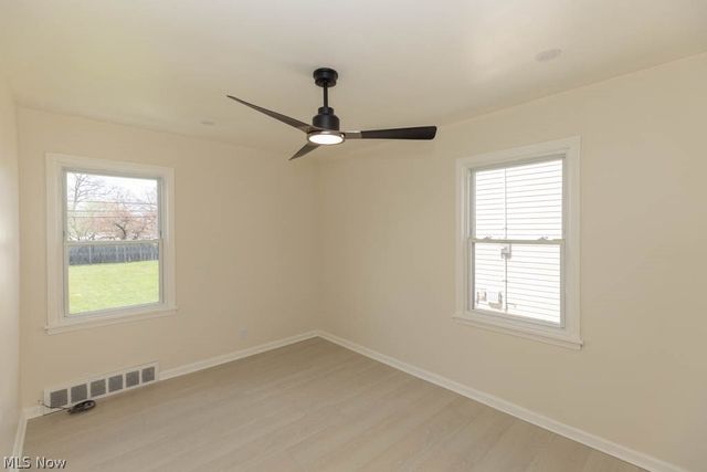 1722 Hawthorne Drive, Mayfield Heights, OH 44124