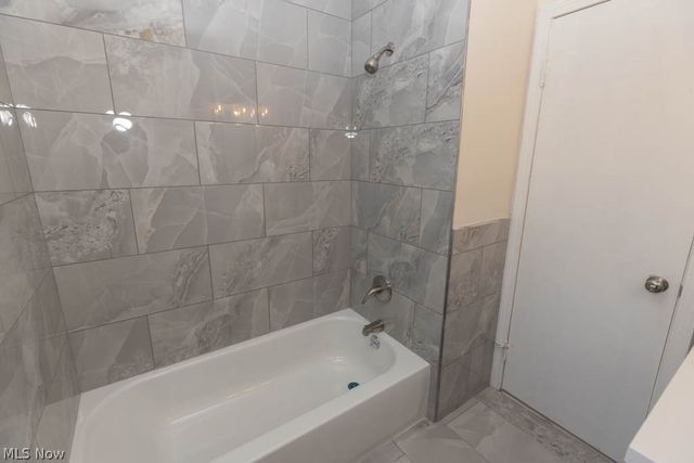 1722 Hawthorne Drive, Mayfield Heights, OH 44124